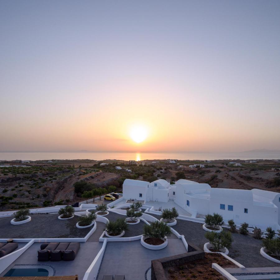 Este Luxury Suites Fira  Exterior foto